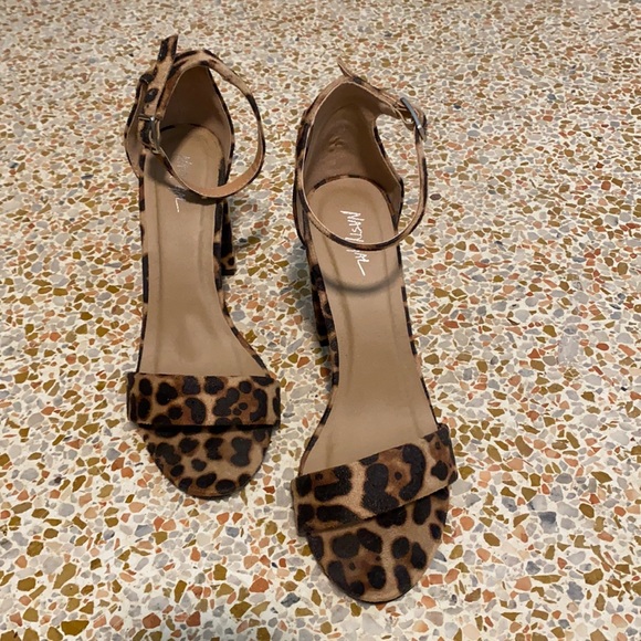 leopard print chunky heels never worn - Picture 1 of 3